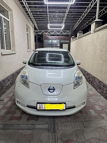 Nissan Leaf: 2011 г., Робот, Электромобиль, Хэтчбэк