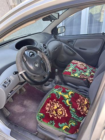kirgiz auto: Toyota Yaris: 2000 г., 1.3 л, Механика, Бензин, Хэтчбэк — 4