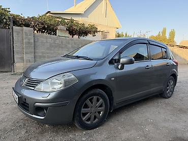 Транспорт: Nissan Tiida: 2008 г., 1.6 л, Механика, Бензин, Хэтчбэк — 3