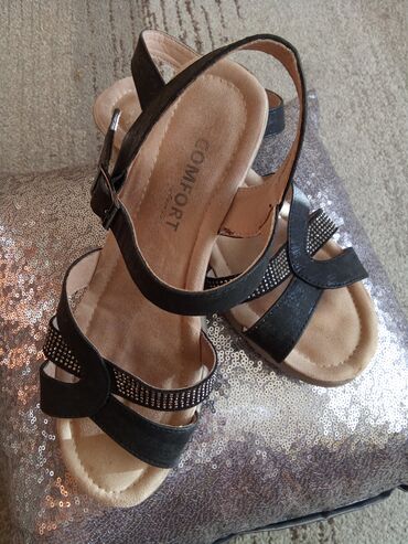 sandale na platformu sa zatvorenim prstima: Sandals, Comfort by Lusso, 39.5