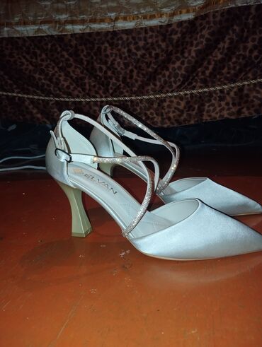 Tuflilər: Tuflilər, Ölçü: 40, Yeni — 10