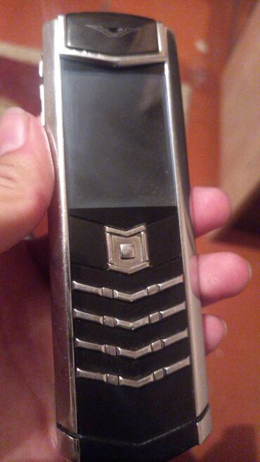 islenmis telefon satisi: Vertu Signature Touch, 4 GB, rəng - Gümüşü, Düyməli