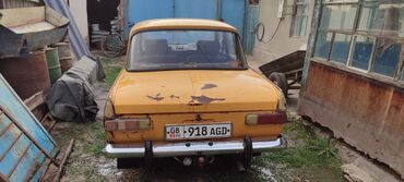 ауди с4 кочкор: Автомобиль Москвич, модель предположительно 412, представлен в