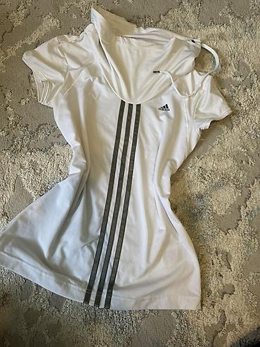 фудболку: Женская спортивная футболка Adidas с капюшоном. - Цвет: белый с тремя — 1