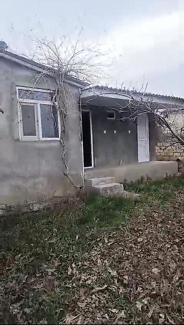 Həyət evləri və villaların satışı: Satılır: həyət evi Təsvir: - Bir mərtəbəli, beton/daş konstruksiyalı — 1