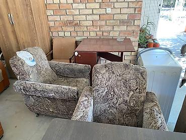sofa: Продаю диваны в хорошем состоянии. Чистые, удобные. Подойдут для дома — 3