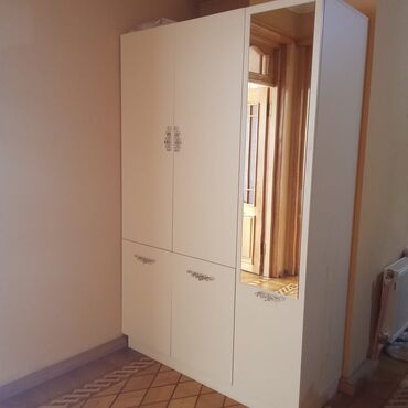 islenmis sifoner: Гардеробный шкаф, Б/у, 3 двери, Распашной, Прямой шкаф, Азербайджан