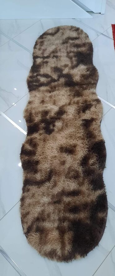 Tepisi i prostirke: Tepih Staza, Nepravilni — 10