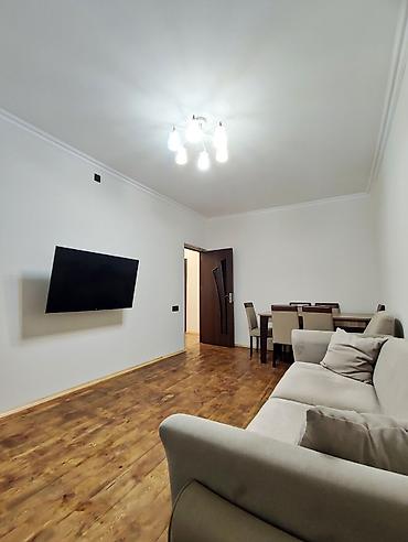 azadliq ev: 🏡 Əhmədlidə, Məzahir Rüstəmov küçəsində, abadlaşdırılmış məhlədə — 1