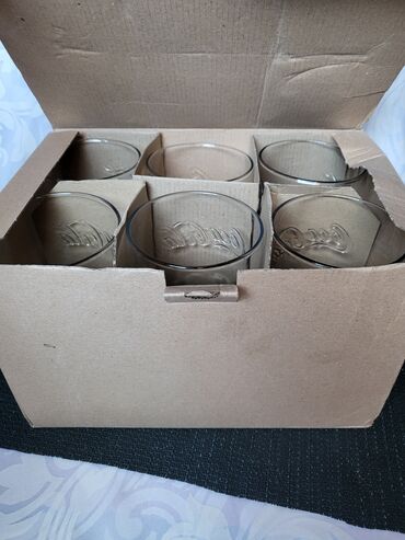 Čaše: Case nove Coca Cola. Nove case Coca Cola. Komada 6 u ceni — 3