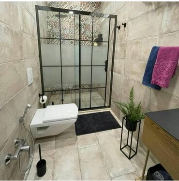 Duş kabinaları, arakəsmələr: Yeni Üstü açıq kabina, Künc üçün, Pulsuz çatdırılma — 17