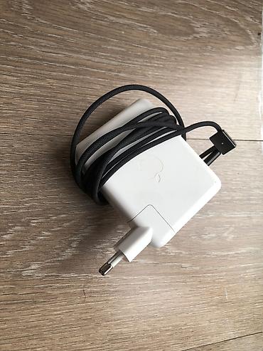 Оригинальный адаптер питания для MacBook с магнитным коннектором