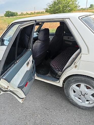 ом 662: Mazda 626: 1988 г., 2 л, Механика, Бензин, Седан — 8