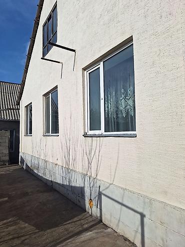 Продажа коттеджей и домов: Продается жилой дом с большим крытым двором и гаражом. Основные — 1