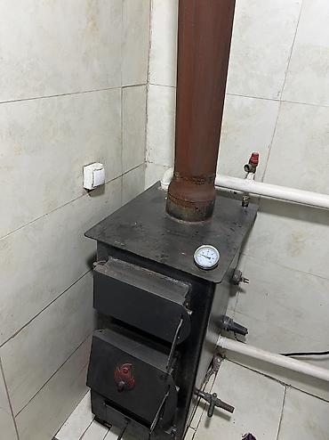 Продажа коттеджей и домов: Продается дом с участком 2 комнатная + кухня и сан.узел, есть 2 сарая — 14