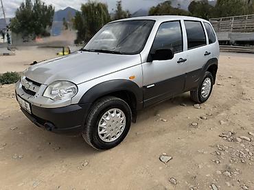 мото номер: Chevrolet Niva: 2011 г., 1.7 л, Механика, Бензин, Кроссовер — 2