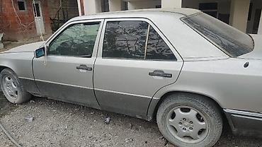 bugatti eb 112 6 mt: Mercedes-Benz E 220: 2.2 l | 1993 il Sedan — 1