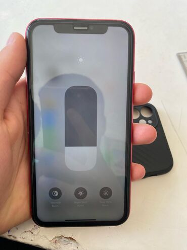 самсунг 04 с: IPhone 11, Б/у, 128 ГБ, Красный, Чехол, 82 %