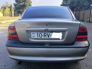 Opel: Opel Vectra: 1.8 l | 1996 il 208600 km Sedan — 2