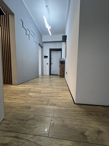 Автовышки, краны: 2 комнаты, 72 м², Элитка, 2 этаж, Дизайнерский ремонт