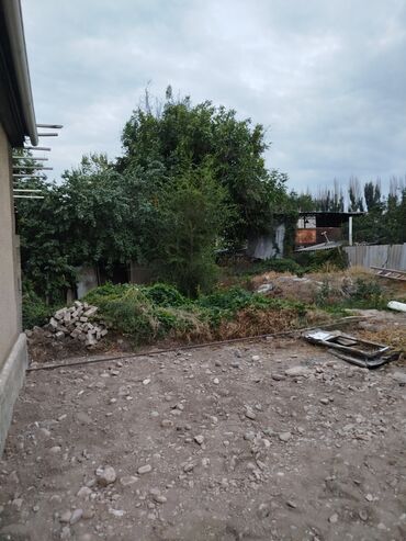 здаю дом без хозяин: Үй, 7 кв. м, 5 бөлмө, Менчик ээси, Эски ремонт