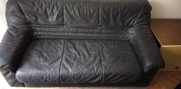 Sofe i kaučevi: Trosed prava koza na razvlacenjeocuvan.Ostecena tkanina na zadnjoj — 1