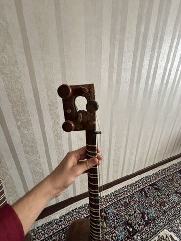 Tar: Tarlar satılır ideal vəziyyətdədirlər. hətta soldaki qədim tardır çox — 9