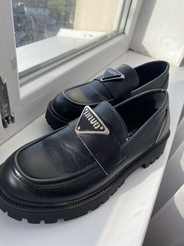 обувь лоферы: Новый лофер 37 размера,хорошего качества,размер не подошел.Высота