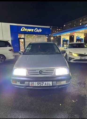 Volkswagen: Volkswagen Vento: 1995 г., 1.8 л, Механика, Бензин