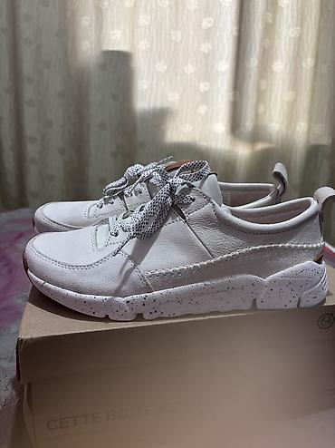 макасини: Мужские кроссовки, 42, Clarks, Новый, цвет - Белый — 1