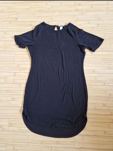 haljine must have: H&M L (EU 40), color - Black, Oversize, Short sleeves