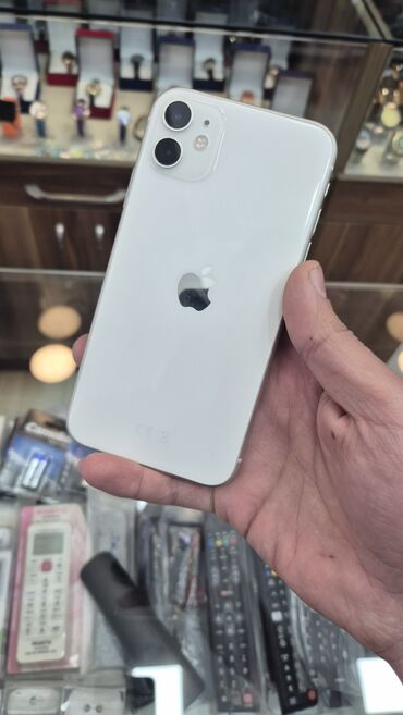 Apple iPhone: IPhone 11, 128 GB, Ağ, Simsiz şarj, Face ID