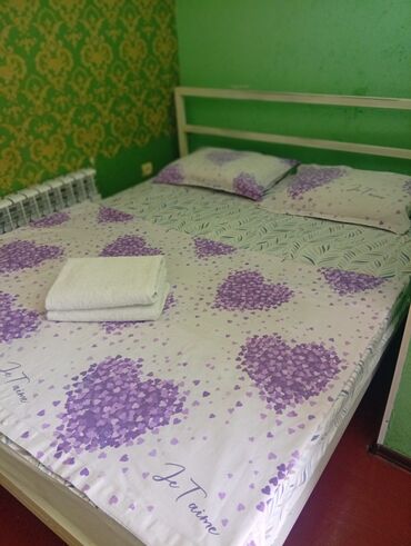 квартира бишкек аренда долгосрочно без посредников 1 комнатную: 1 бөлмө, Душ кабинасы, Жаздык, жууркан-төшөк каптары, Кондиционер