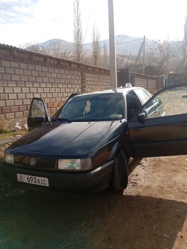 Volkswagen: Volkswagen Passat: 1994 г., 1.8 л, Механика, Газ, Седан — 2