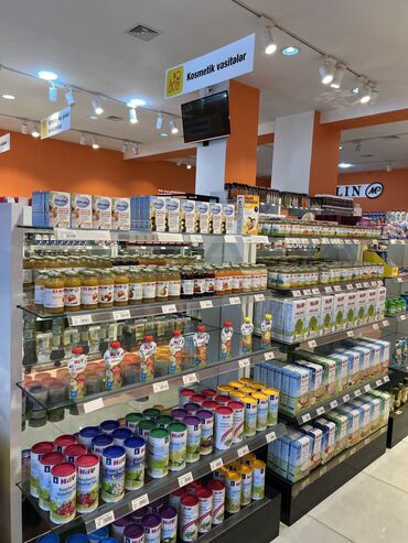 Rəf vitrinləri: Magaza ucun vitrinler hundurluk 1.50 en 090 sm. Divar vitrinleri ise — 12