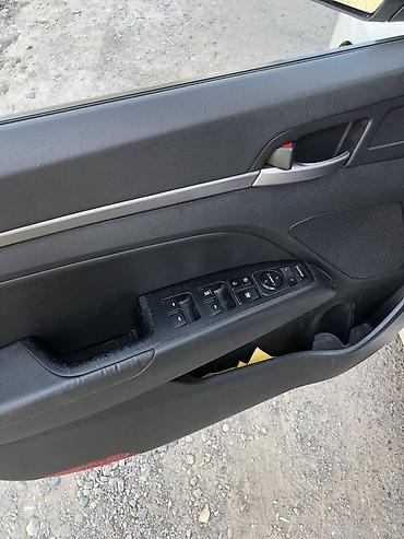 e6 3: Hyundai Avante: 2018 г., 1.6 л, Автомат, Бензин, Седан — 8