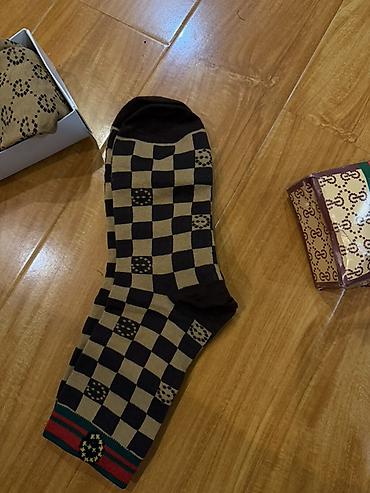 белья: Продаю носки GUCCI Имеются разные расцветки Цена:200 сом за пару — 3
