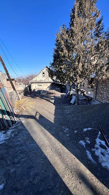 Продажа коттеджей и домов: Дом с участком 5 соток, Чон-Арык. Г образный - На участке залит — 1