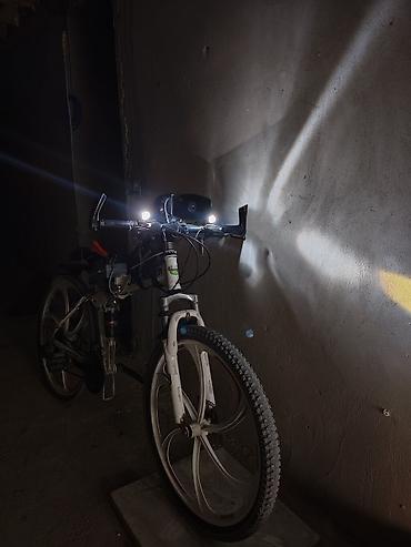 Velosipedlər: Usdunde her sey verilir ideal veziyyetdedi isig akumliyyator isdeyen — 1