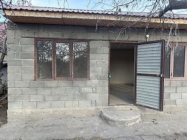 Продажа коттеджей и домов: Срочно продается Представляем дом, расположенный на участке, который — 30