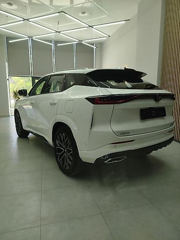 byd e6: Changan Uni-Z: 2025 г., 1.5 л, Автомат, Гибрид, Кроссовер — 4