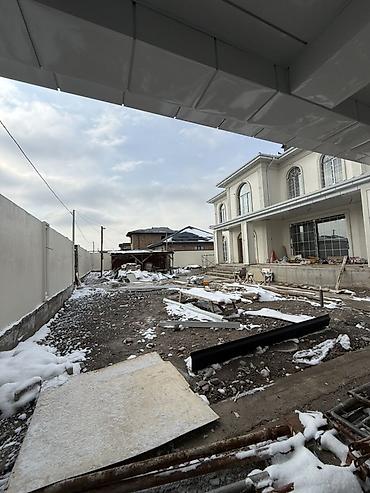 Продажа коттеджей и домов: Двухэтажный дом в классическом стиле с большим частным двором и — 9