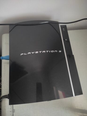 PS3 (Sony PlayStation 3): 9000 сом продаётся сони 1джостик 12 игр