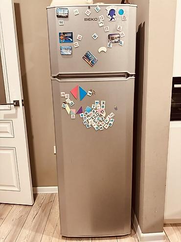 mini refrigerator: Высота — примерно 1,60 м, ширина около 55 см. Холодильник — 1