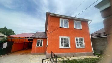 продаю дом с мебелью рабочий городок: Продается уютный 2-этажный дом в отличном районе! В доме 5 комнат: 3