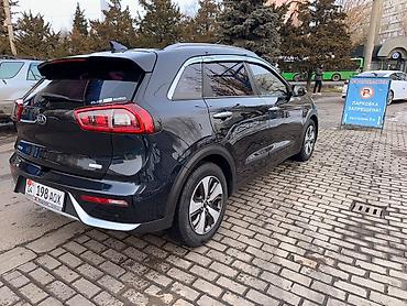 Kia: Kia Niro: 2017 г., 1.6 л, Робот, Гибрид, Кроссовер — 4