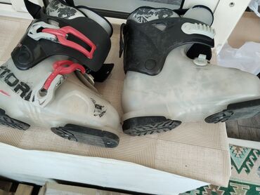 Лыжные ботинки: Лыжные ботинки, б/у, сделано в Словении, осталась пара, размер 37 — 4