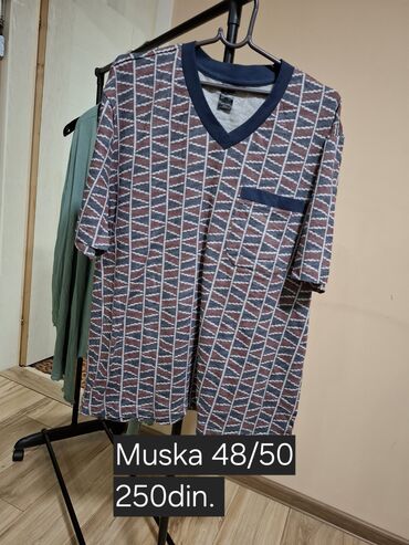 Duksevi: - Dukserica sa kapuljačom, veličina XL. Siva boja. - Muški — 17