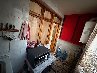 divar refleri: Ev satilir. 2 otagli ev 3 peredelka olunmuş. Kombisi var, senedleri — 4