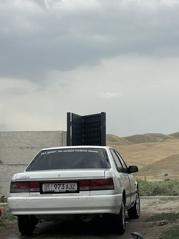 авто москва: Mazda 626: 1991 г., 2 л, Механика, Бензин, Седан